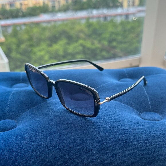 Tom Ford TF923/S 01B Bonham Black Grey Gradient Sunglasses - Picture 7 of 15